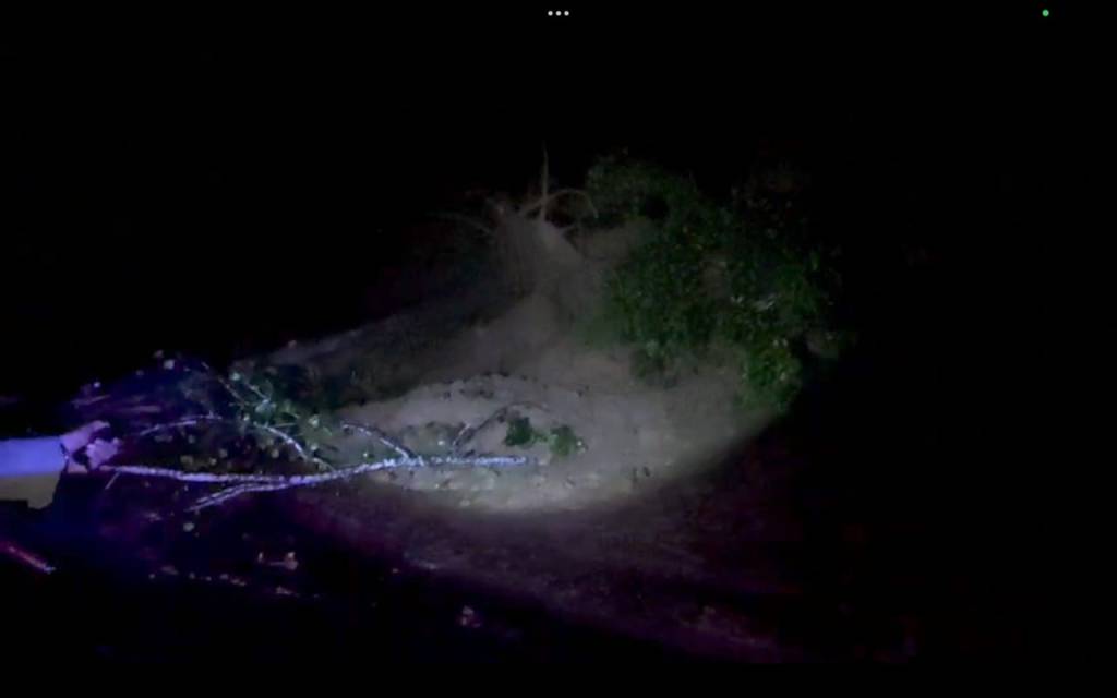 Jalur Piket Nol Lumpuh Tertimbun Longsor hingga Warga Lekok Tewas usai Terjatuh dari Truk Sound Horeg | Koran Online 19&nbsp;Apr