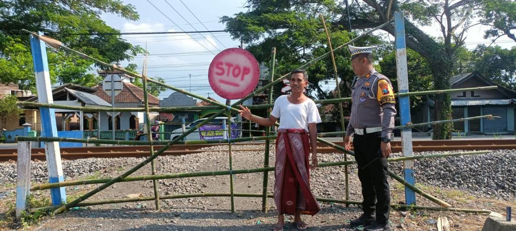 Pemudik Hati-Hati, Belasan Pelintasan KA di Pasuruan Tanpa Palang&nbsp;Pintu