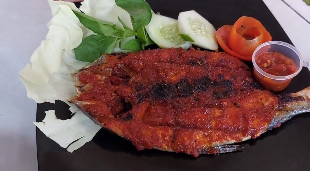 Perjalanan Gastronomi di Kota Pasuruan: Wisata Payung Madinah dan Kelezatan Bandeng Jelak