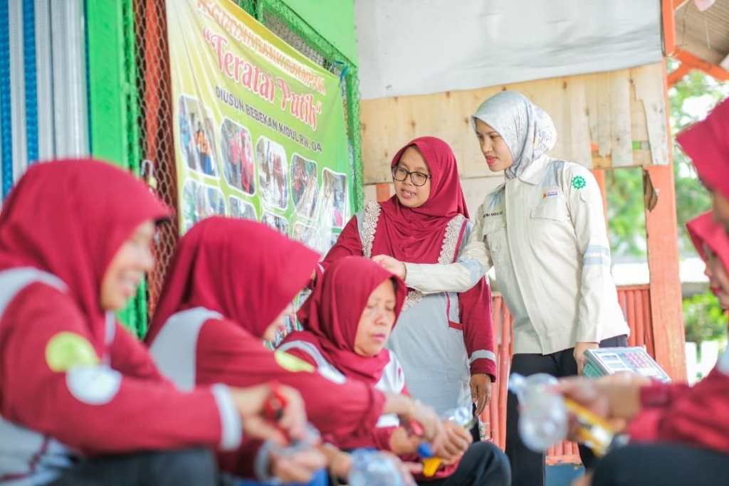 Siti Aisyah, Woman Local Hero Pelopor Ibu Rumah Tangga Produktif