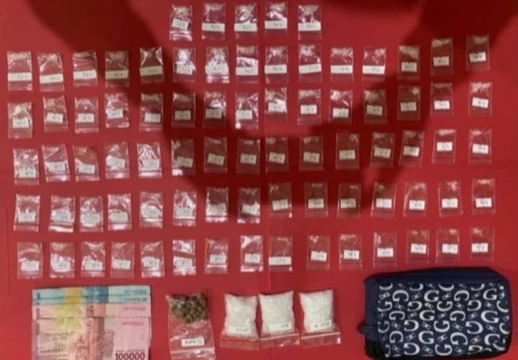 Suami Jadi Buron, Sang Istri Malah Nekat Jualan Sabu