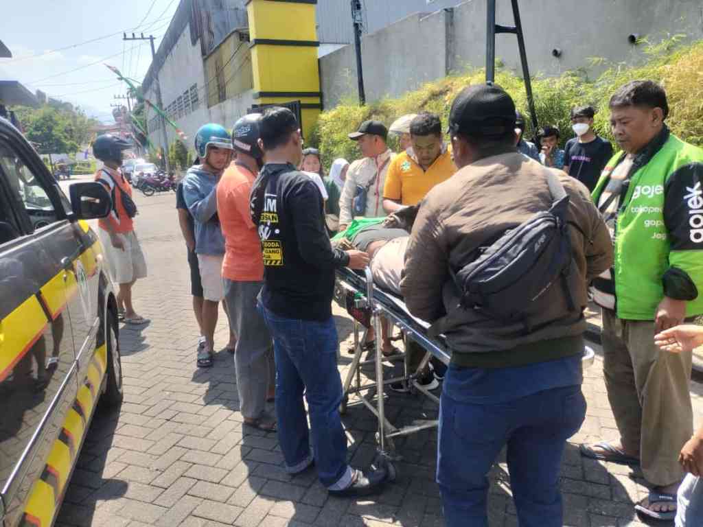 Diduga Kelelahan Bekerja, Tukang Ojek Online Meninggal Dunia di&nbsp;Pandaan