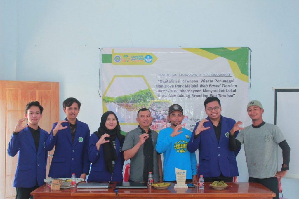 Inovatif, 4 Mahasiswa UM Kembangkan Web Based Tourism Penunggul Mangrove Park