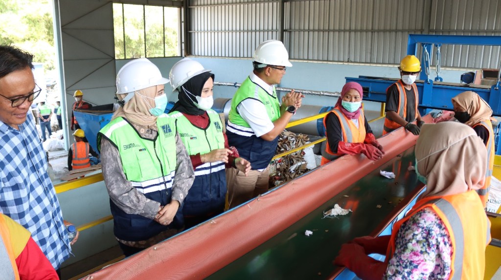 Bacawabup Ning Wardah Sambangi Tempat Pengolahan Sampah di&nbsp;PIER